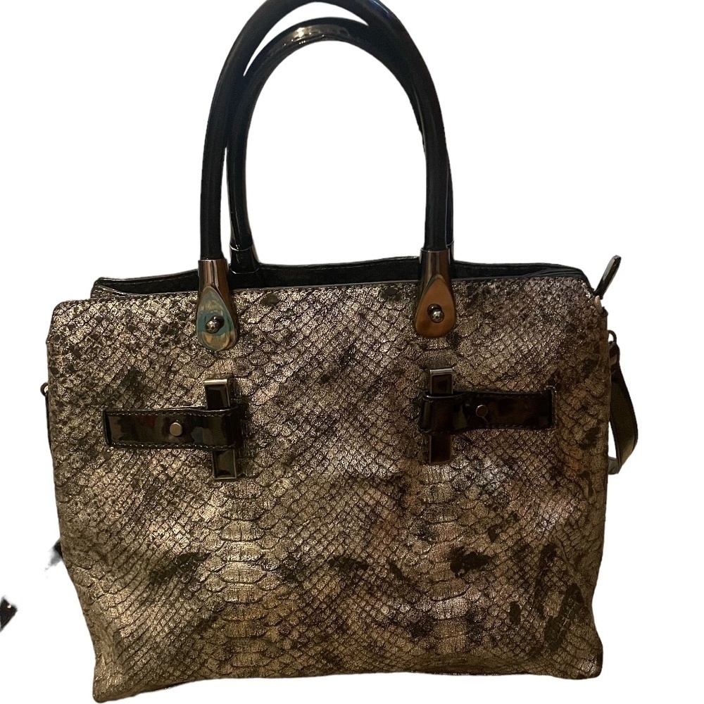 Gianni Le Bini handbag w/ crossbody strap